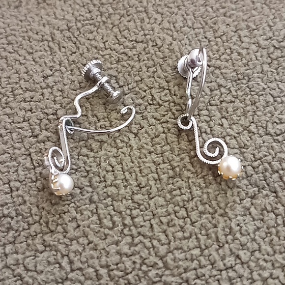 Earrings - Picture 3 of 5